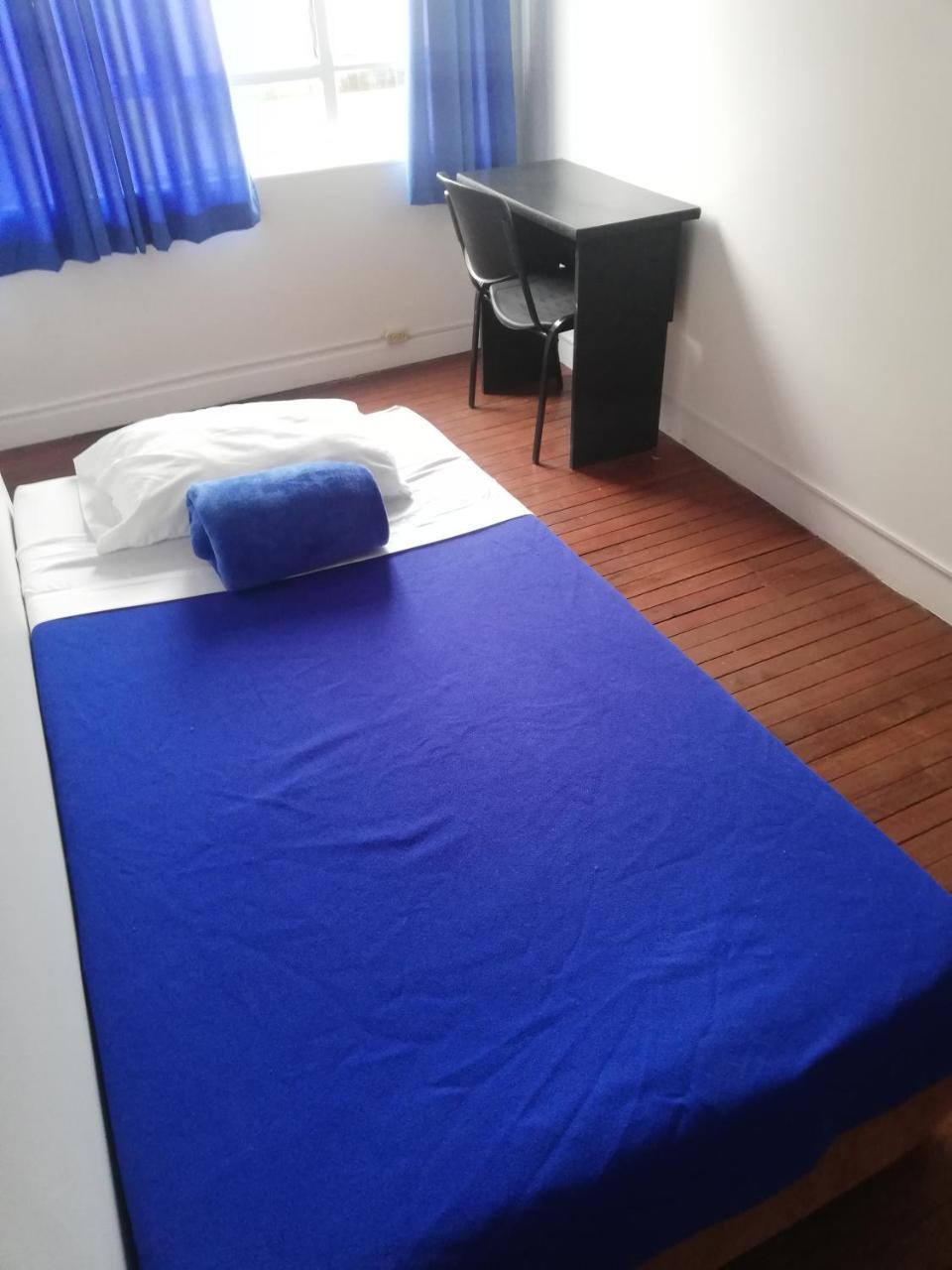 Saint Lazare Hostal *
